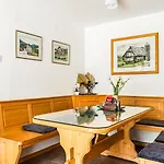 Apartament Crystal Aura *