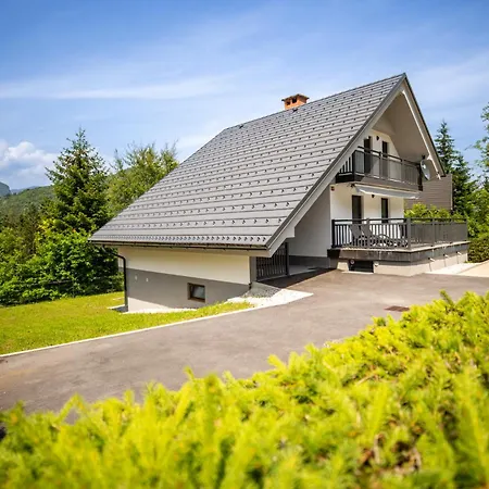 Apartments Crystal Aura