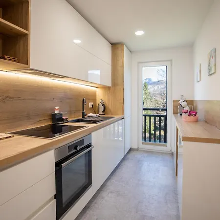 Apartments Crystal Aura *