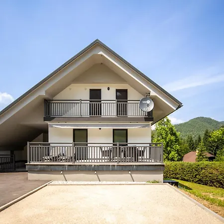 Crystal Aura 1 Apartment *